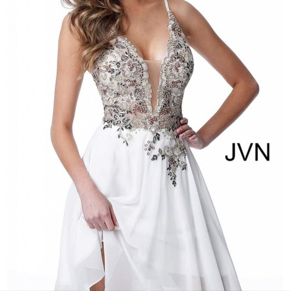 NWT JVN By Jovani Ivory and Metallic Embellished Prom Dress. Size 00
